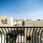 49 Sunrise Għajnsielem