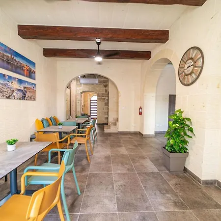 49 Sunrise Għajnsielem