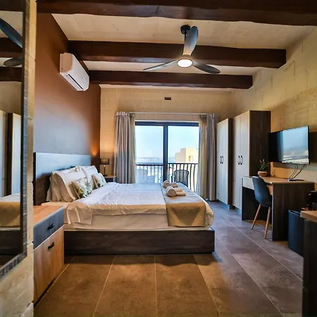 49 Sunrise Għajnsielem