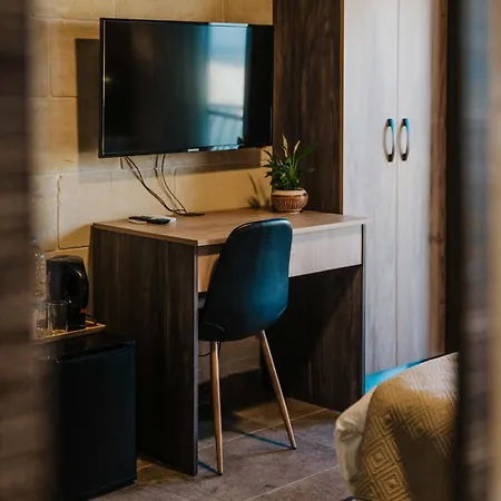 לינה וארוחת בוקר 49 Sunrise 4*