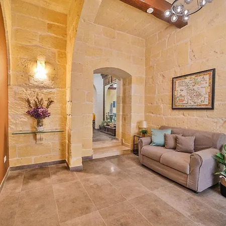 49 Sunrise Bed and Breakfast Għajnsielem