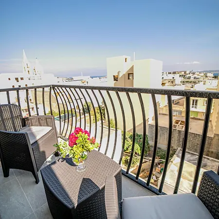 49 Sunrise Bed & Breakfast Għajnsielem