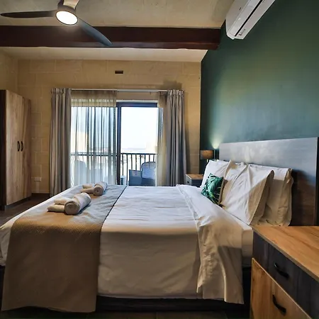 49 Sunrise Bed & Breakfast Għajnsielem
