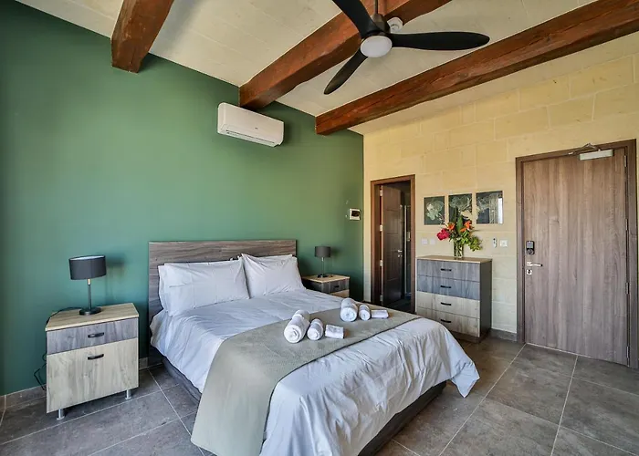 49 Sunrise Bed and Breakfast 4*