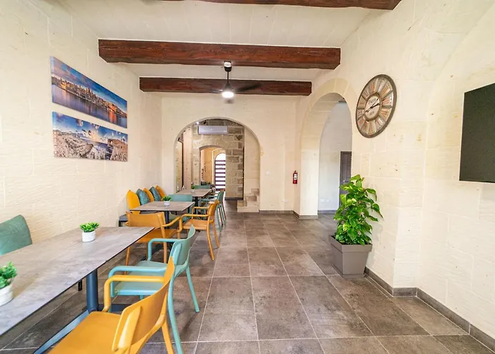 49 Sunrise Għajnsielem