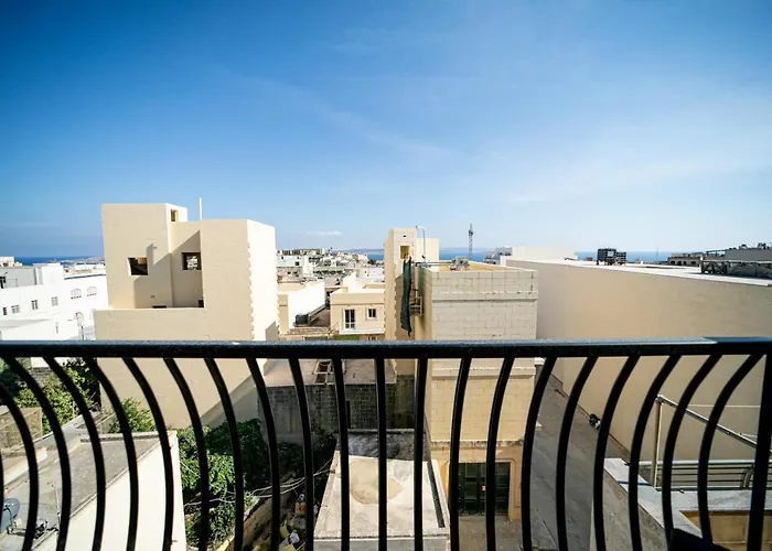 49 Sunrise Għajnsielem