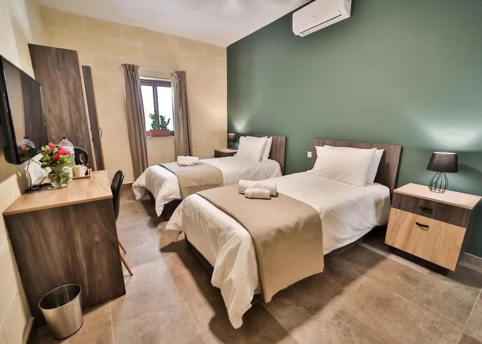 49 Sunrise Għajnsielem