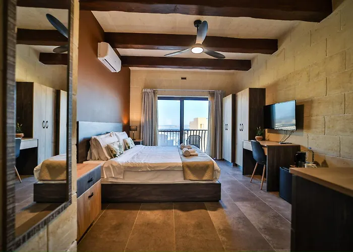 49 Sunrise Għajnsielem